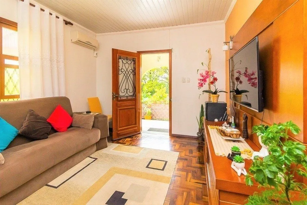 Imagem Casa para Venda - 148m², 2 dormitórios, 1 vaga - Partenon