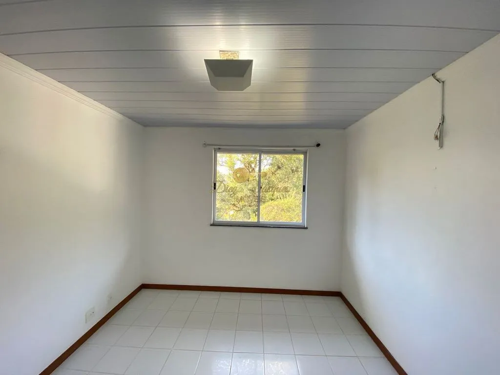 Imagem Casa em Condomínio para Venda em Teresópolis / RJ no bairro Granja Guarani