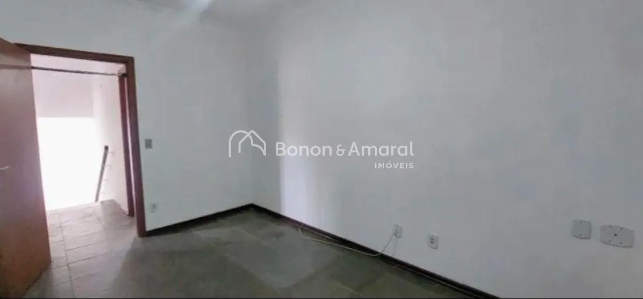 Imagem Sobrado com 3 Quartos e 4 banheiros à Venda, 170 m² por R$ 930.000