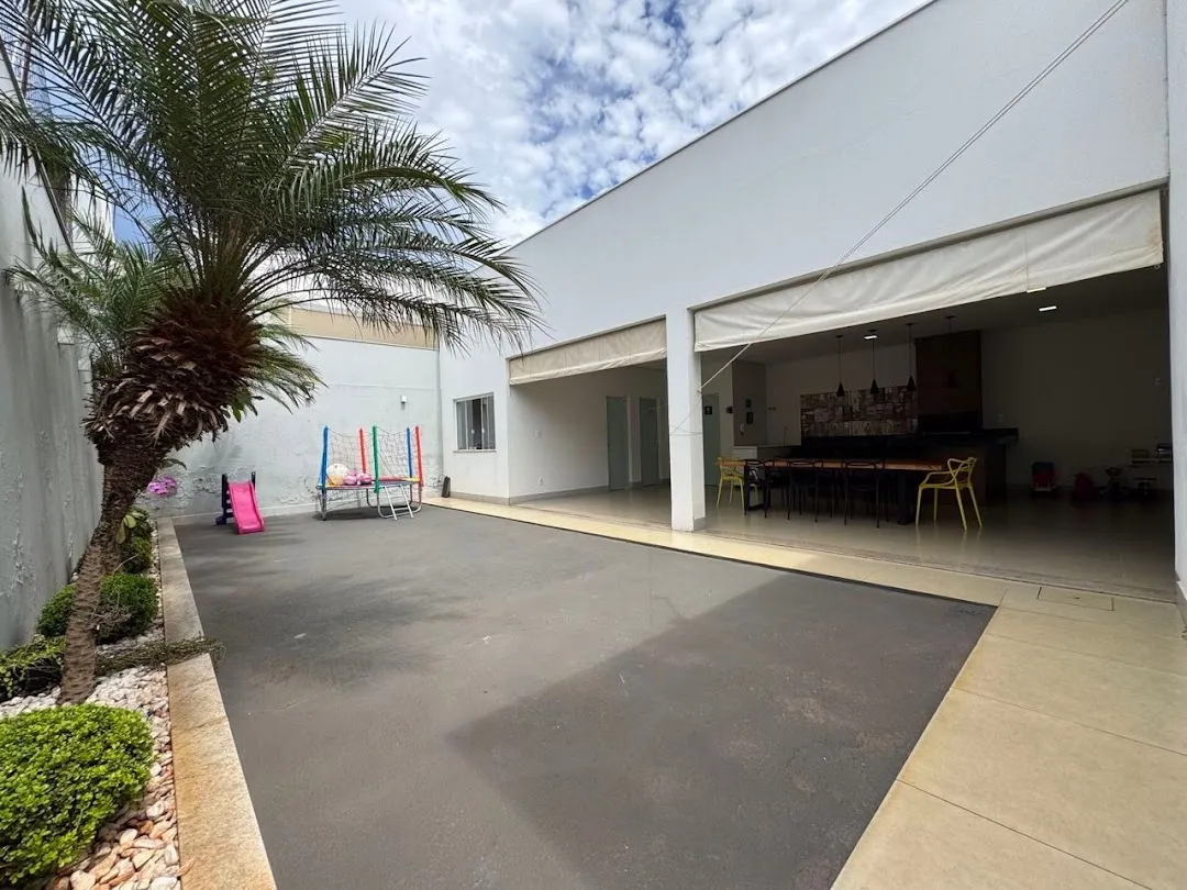 Imagem Casa com 3 dormitórios à venda, 243 m² por R$ 1.290.000,00 - Alto dos Caiçaras - Patos de Minas/MG