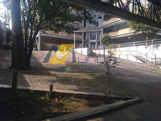 Imagem Prédio corporativo com heliponto pronto para grandes empresas
