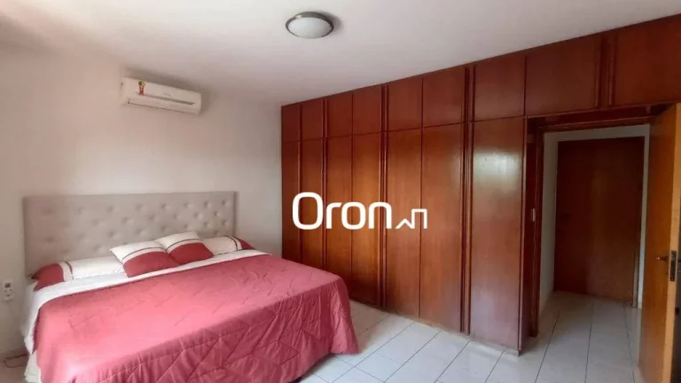 Imagem Sobrado à venda, 626 m² por R$ 2.990.000,00 - Condomínio Parque dos Cisnes - Goiânia/GO