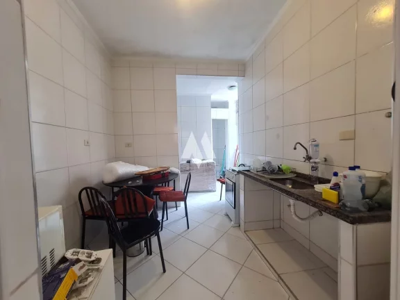 Imagem Apartamento 02 dormitórios -vaga demarcada - Quadra da Praia do Boqueirão/Santos