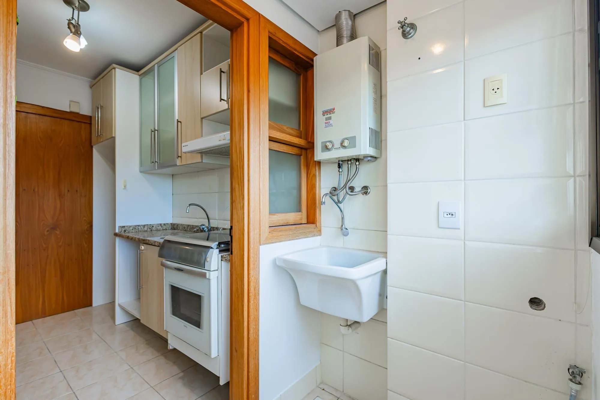 Imagem Colinas Garden Apartamento de 2 Dormitórios com Suíte e 2 Vagas no Bairro Passo d'Areia