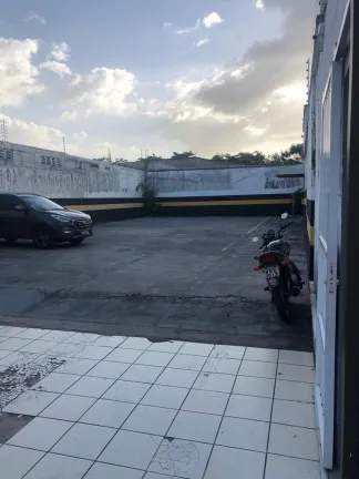 Imóvel Comercial à Venda ou Locação, 450 m² em Rua dos Sapotis, s/n - Jardim Renascença, São Luís - MA