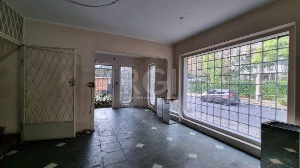 Imagem Casa para Venda - 200m², 2 dormitórios, 1 vaga - Moinhos de Vento