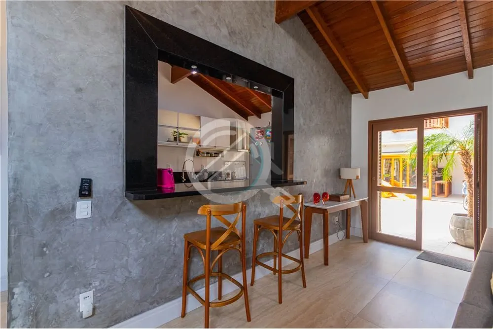 Imagem Esta linda casa de alto padrão é o lugar perfeito para aqueles que buscam conforto, funcionalidade...