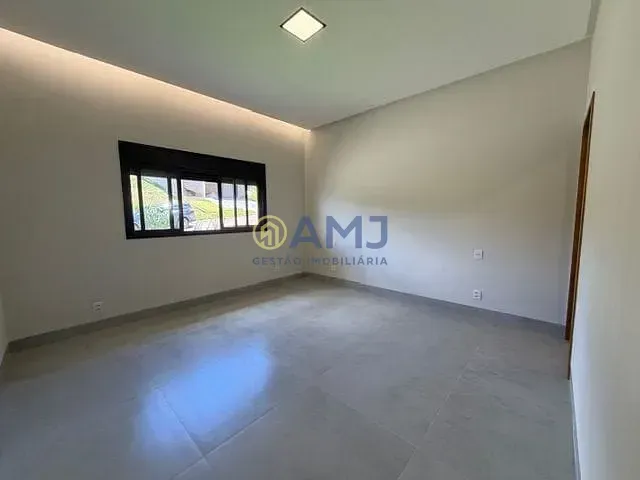 Imagem CASA TÉRREA À VENDA | COND. VALE VERDE