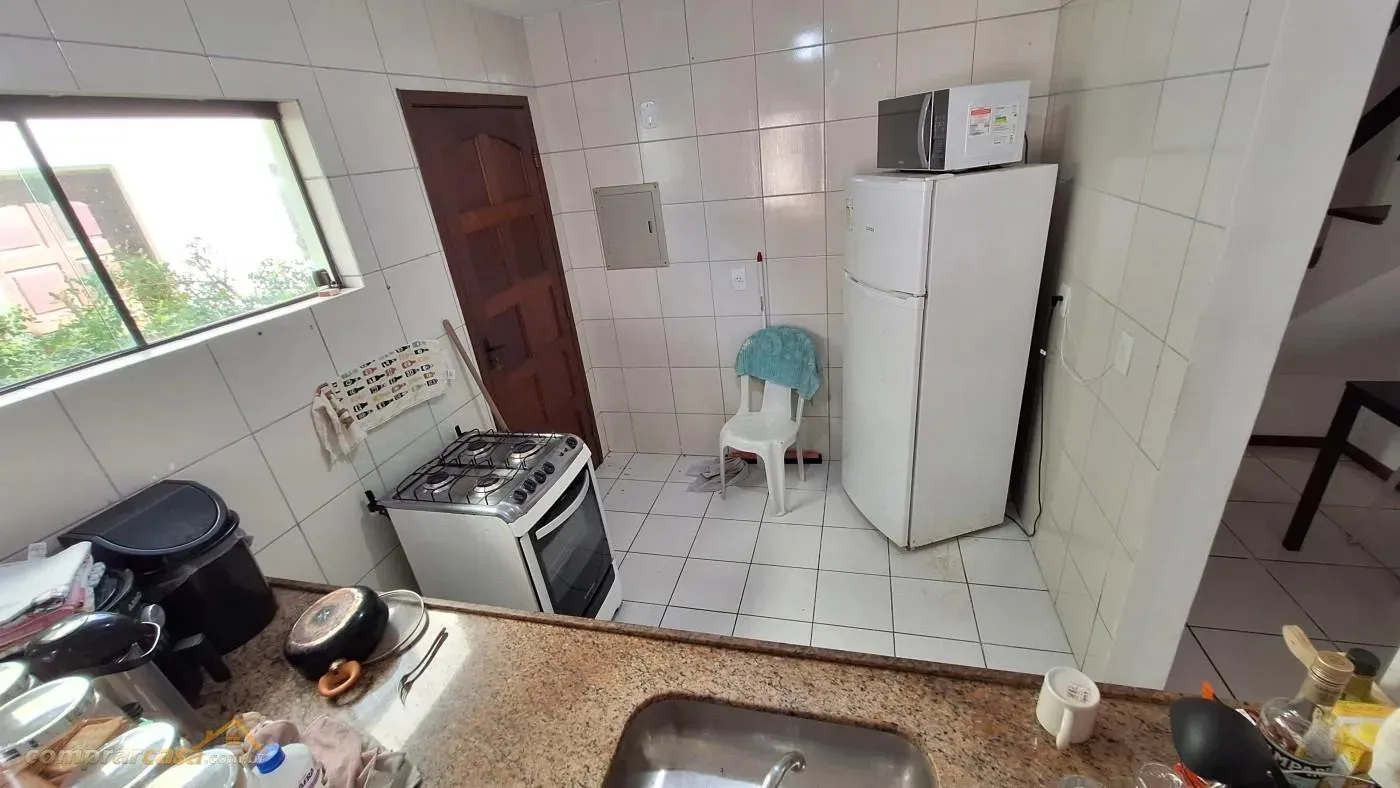 Imagem Casa em Condomínio para Venda em Cabo Frio / RJ no bairro Palmeiras