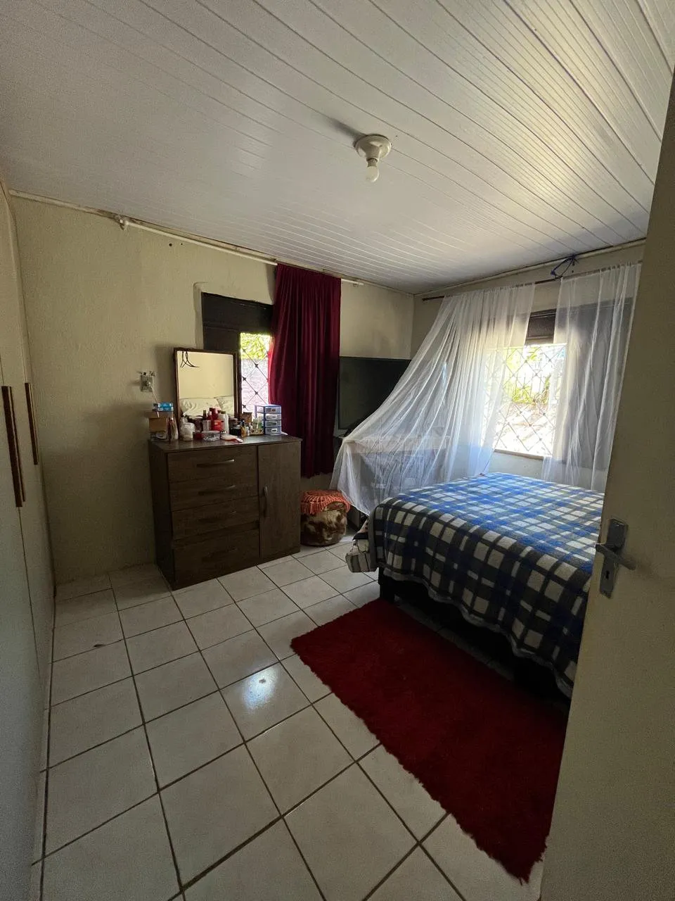 Imagem Casa com Amplo Pátio na Santo Onofre
