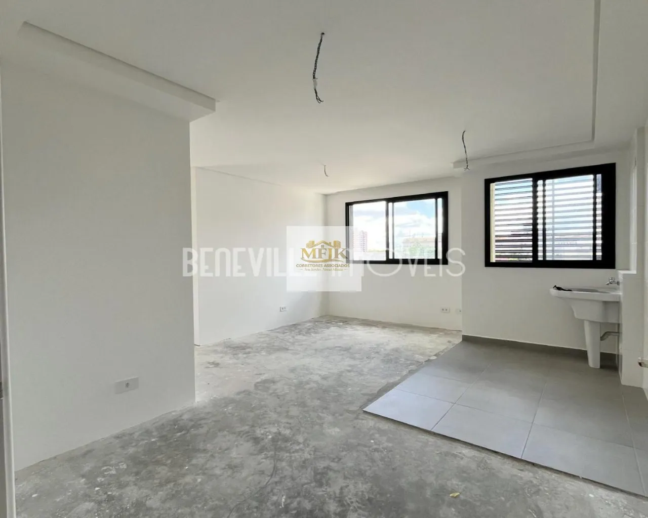 Imagem Apartamento com 2 quartos à venda no Centro de Curitiba