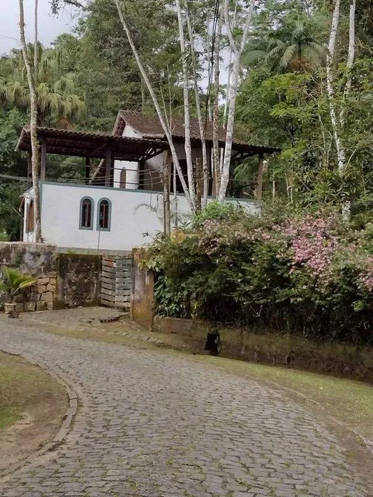 Imagem Casa em Condomínio para Venda em Guapimirim / RJ no bairro Monte Oliveti