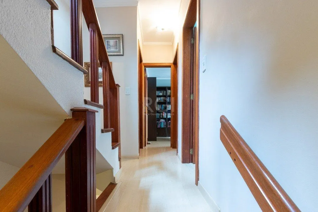 Imagem Casa Condominio para Venda - 225.18m², 3 dormitórios, sendo 1 suites, 2 vagas - Jardim Isabel