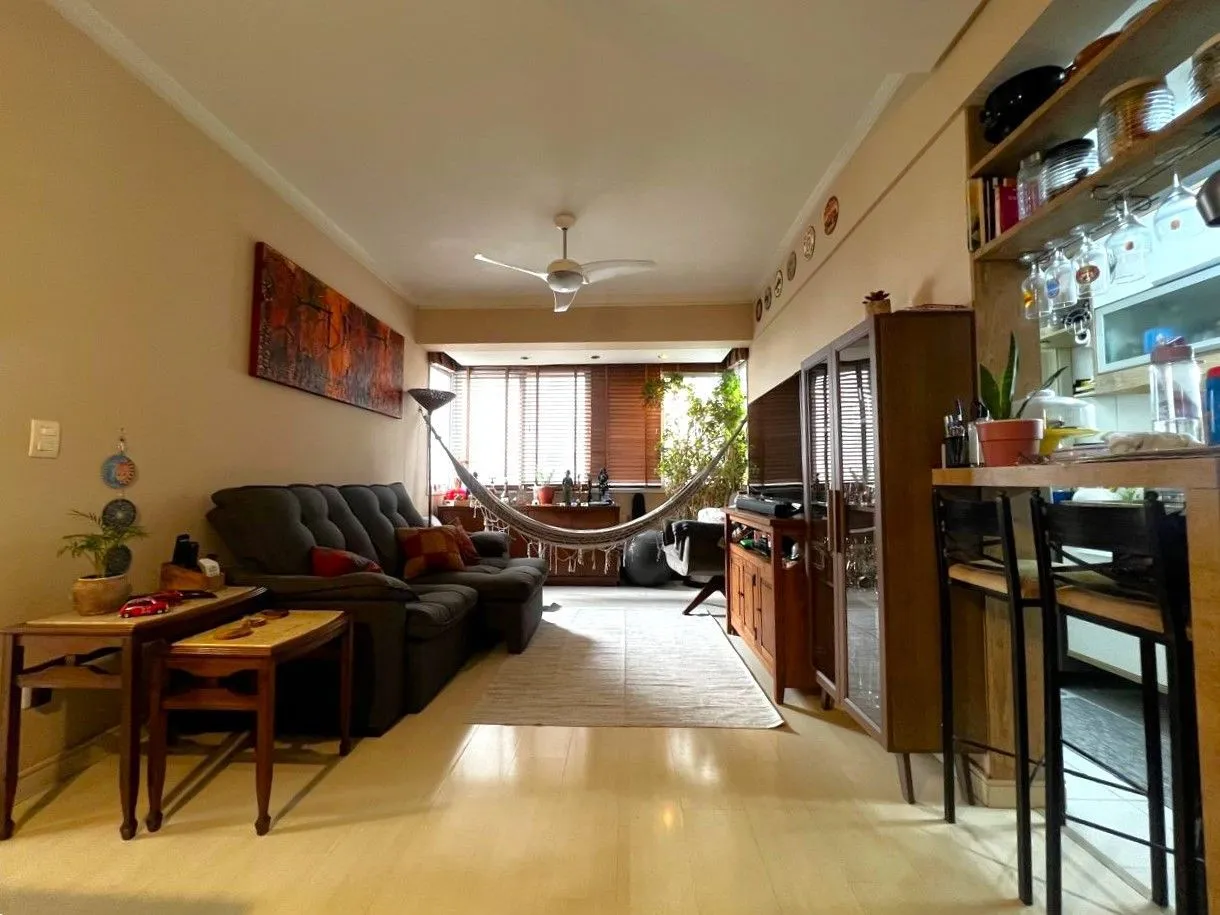 Excelente apartamento 2 dormitórios com duas vagas na Cidade Baixa