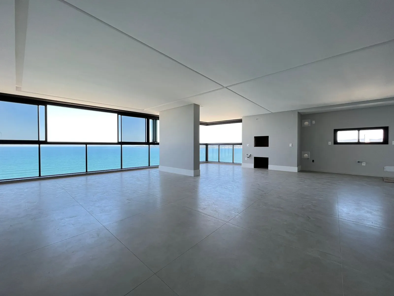 Imagem Apartamento com vista para o mar à venda com 200m2 por R$ 6.690.000,00
