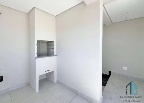 Imagem Sobrado com Ático, Terraço, 03 quartos c/suíte, Santa Felicidade em Curitiba PR