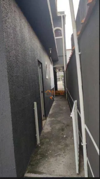 Imagem Sobrado com 4 dormitórios à venda, 191 m² por R$ 639.000,00 - Vila Nova Bonsucesso - Guarulhos/SP