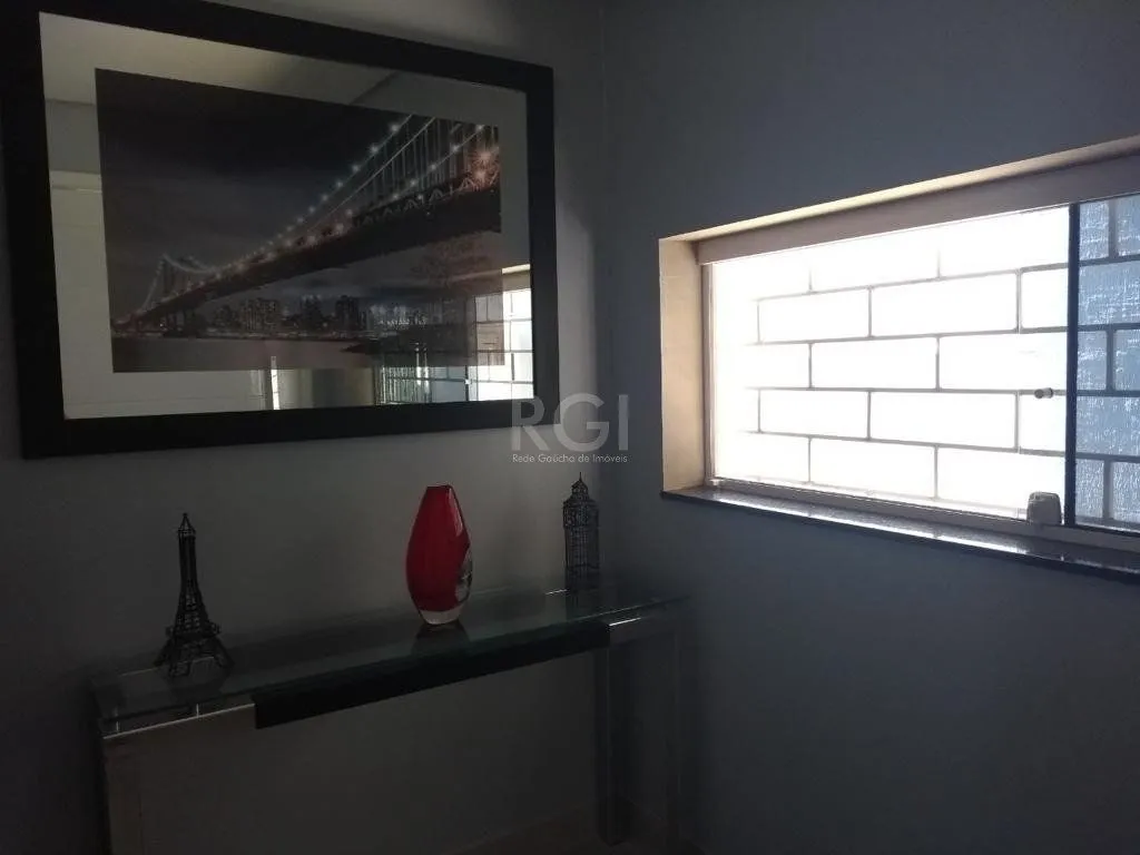 Imagem Casa para Venda - 249.86m², 3 dormitórios, sendo 1 suites, 4 vagas - Medianeira