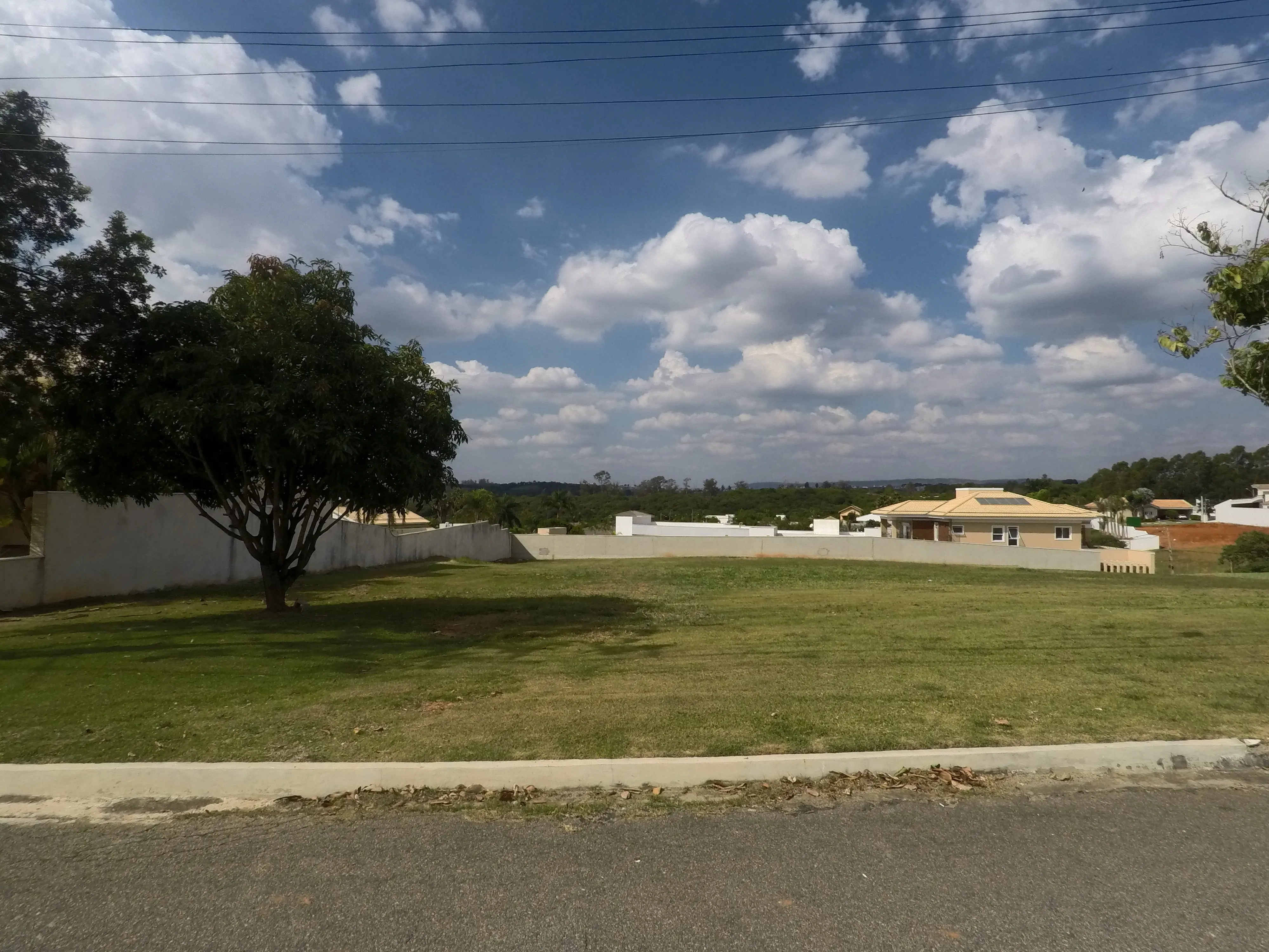 Imagem Terreno A Venda no Condomínio Reserva Fazenda Imperial a poucos minutos do Shopping Iguatemi