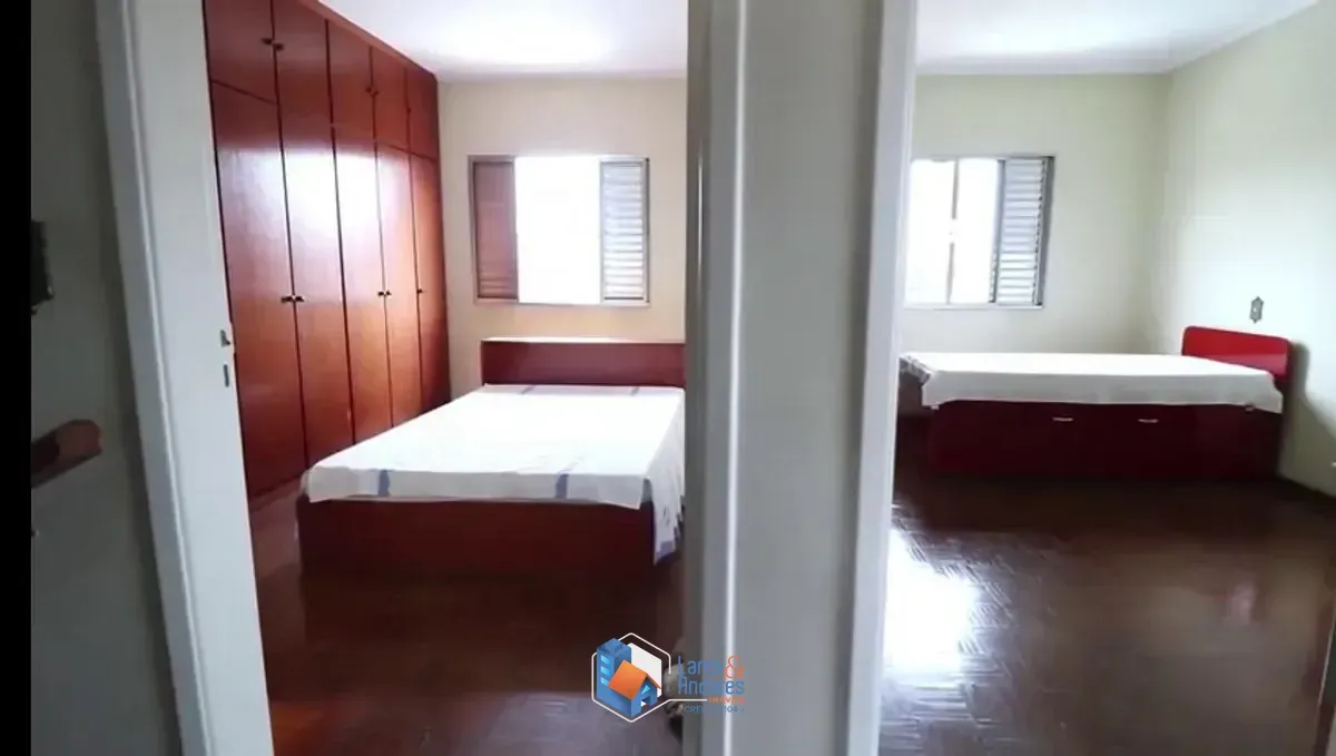 Imagem Casa para venda em Parque Peruche com 4 quartos, sendo 1 suíte, 228m²