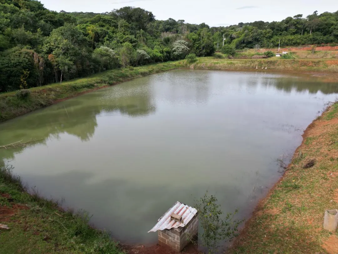 Imagem Chácara à venda em Cascavel, Centro - Casa de caseiro, Rio e Lago para pesca