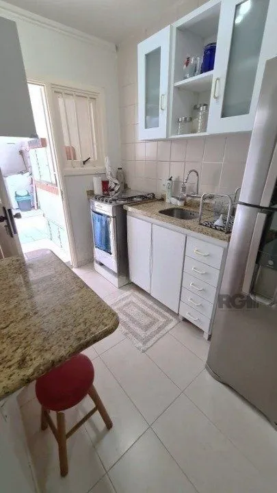 Imagem Casa em condomínio 110m² - 3 dormitórios sendo 1 suíte e 1 vaga de garagem no bairro Teresópolis
