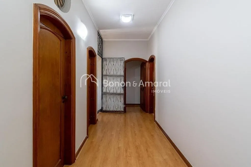 Imagem Casa com 4 Quartos e 6 banheiros à Venda