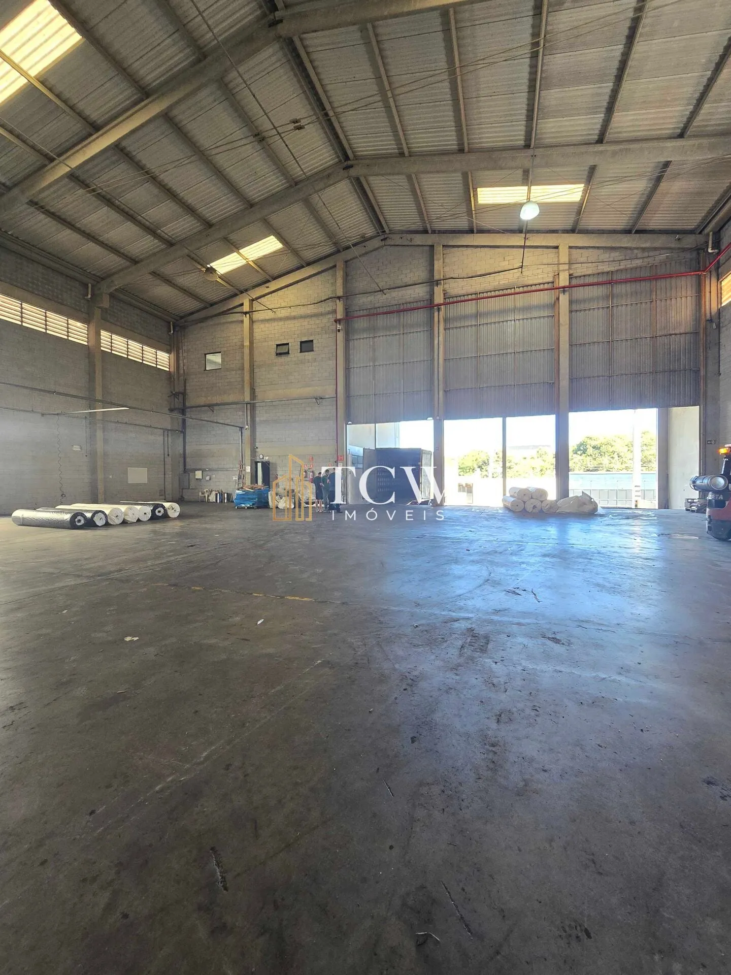 Imagem Galpão Industrial para Locação em Guarulhos/SP | 3.500 m² | 13 Docas | Próximo à Rodovia Presidente Dutra