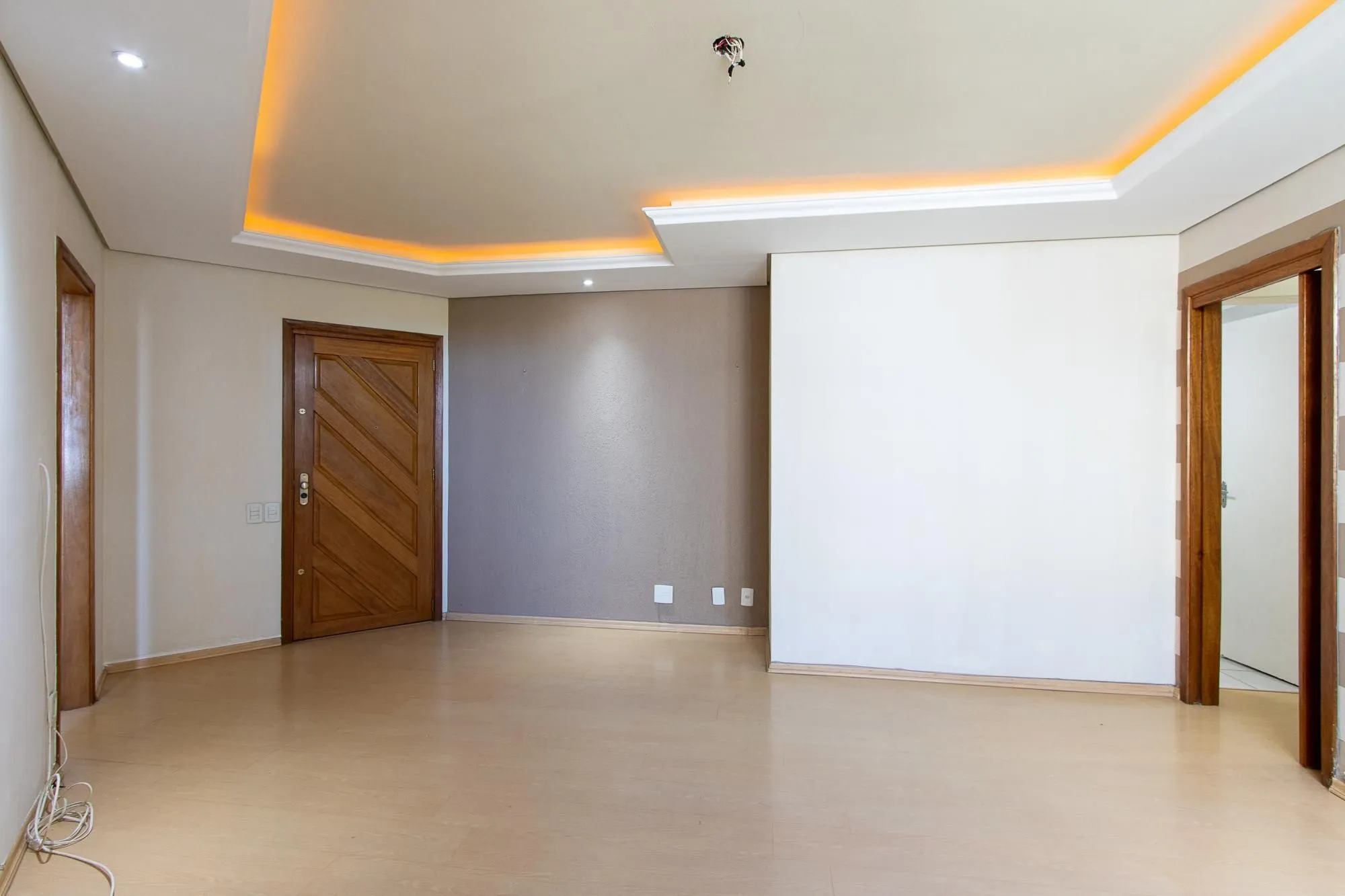 Imagem Excelente Apartamento 2 Dormitórios na Av. Wenceslau Escobar