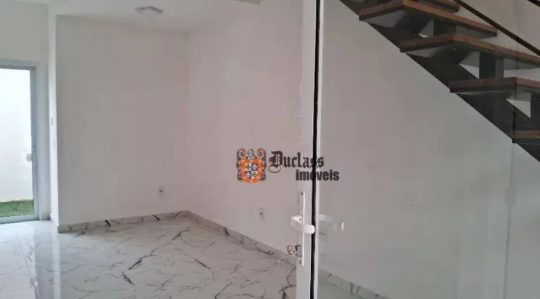 Imagem Sobrado à venda, 2 dormitórios, 65 m², em condomínio, por R$ 368.000 - Pinheirinho - Jarinu/SP