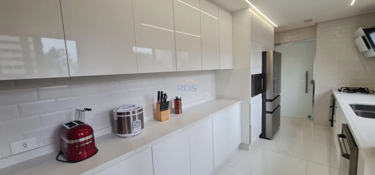 Imagem Vende lindo apartamento de 165m² porteira fechada na Vila Andrade.