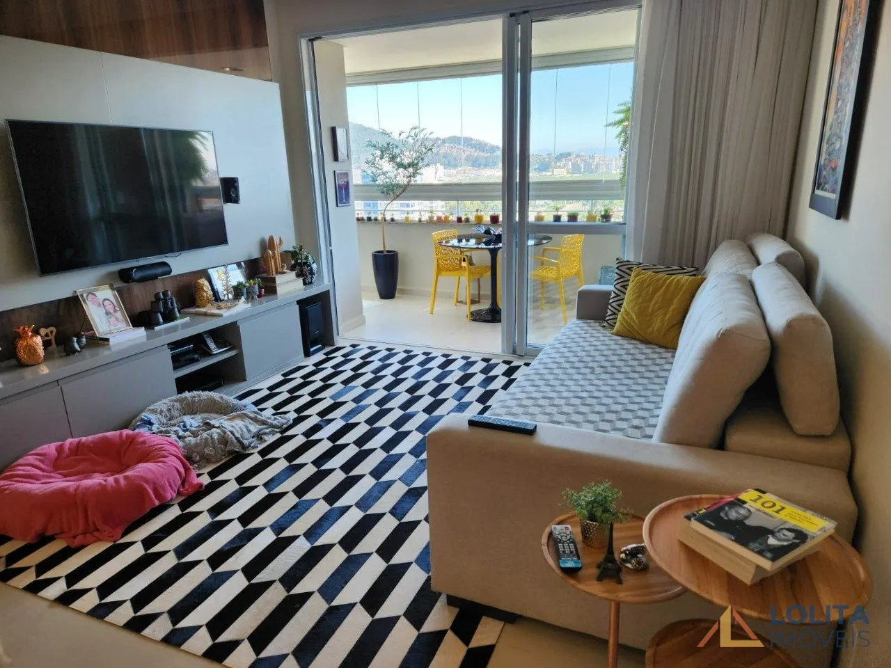 Imagem Apartamento à VENDA, 3 quartos e 3 garagens no Itacorubi, Florianópolis/SC.