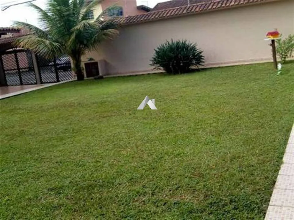 Imagem Casa lado praia a 60 metros do mar, otima localização em Mongaguá