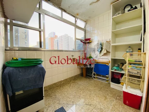 Imagem Lindo apartamento com 2 dormitórios no José Menino na quadra da praia no primeiro andar por R$ 586.000,00.