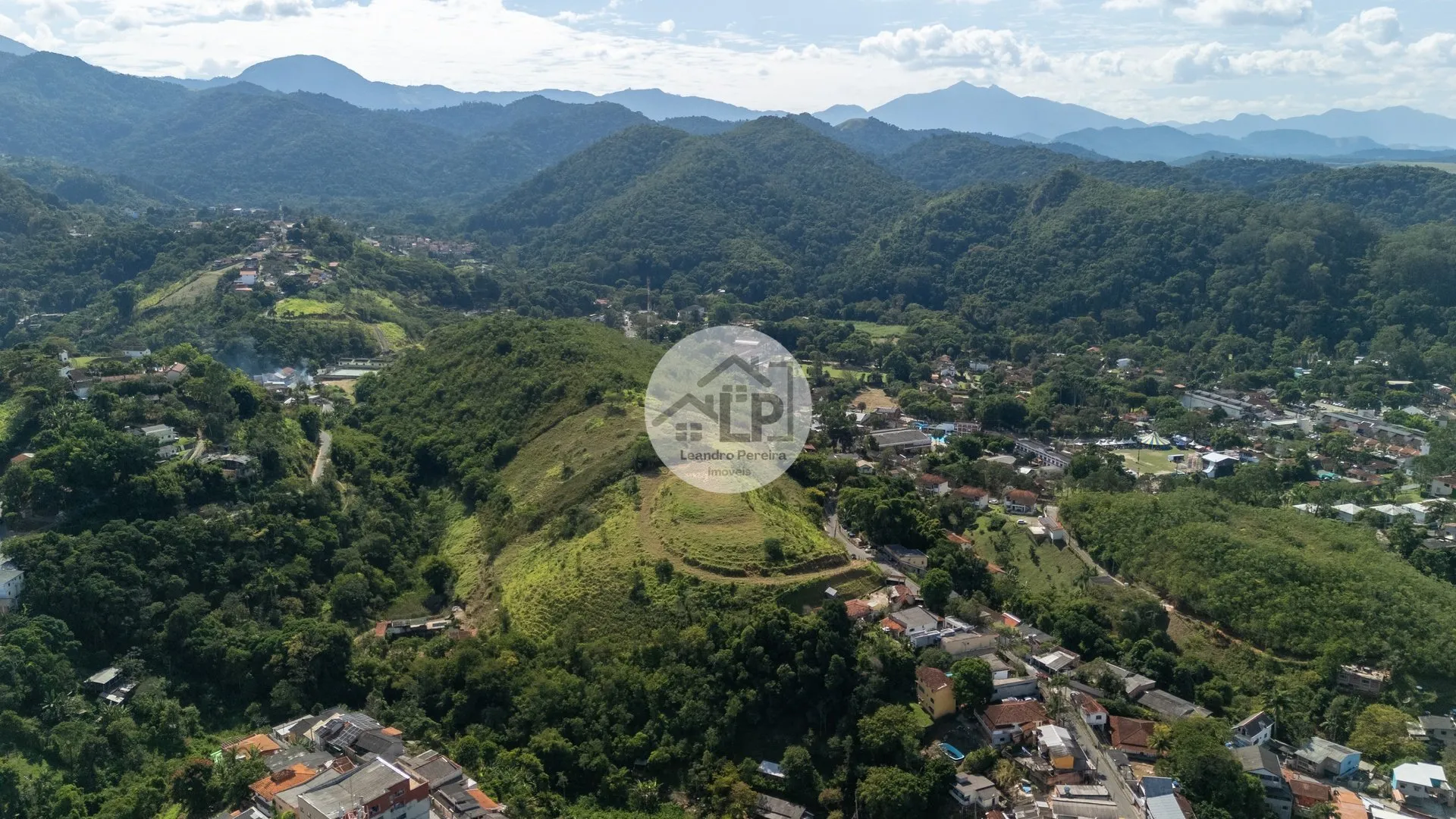 Imagem Lote/Terreno de 11000m² no bairro Penedo, em Itatiaia