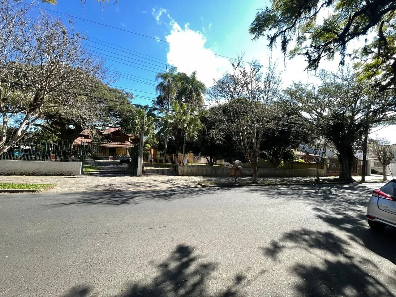 Imagem Terreno à Venda - Bairro Tristeza, Porto Alegre/RS, 1.870 m² de área total!