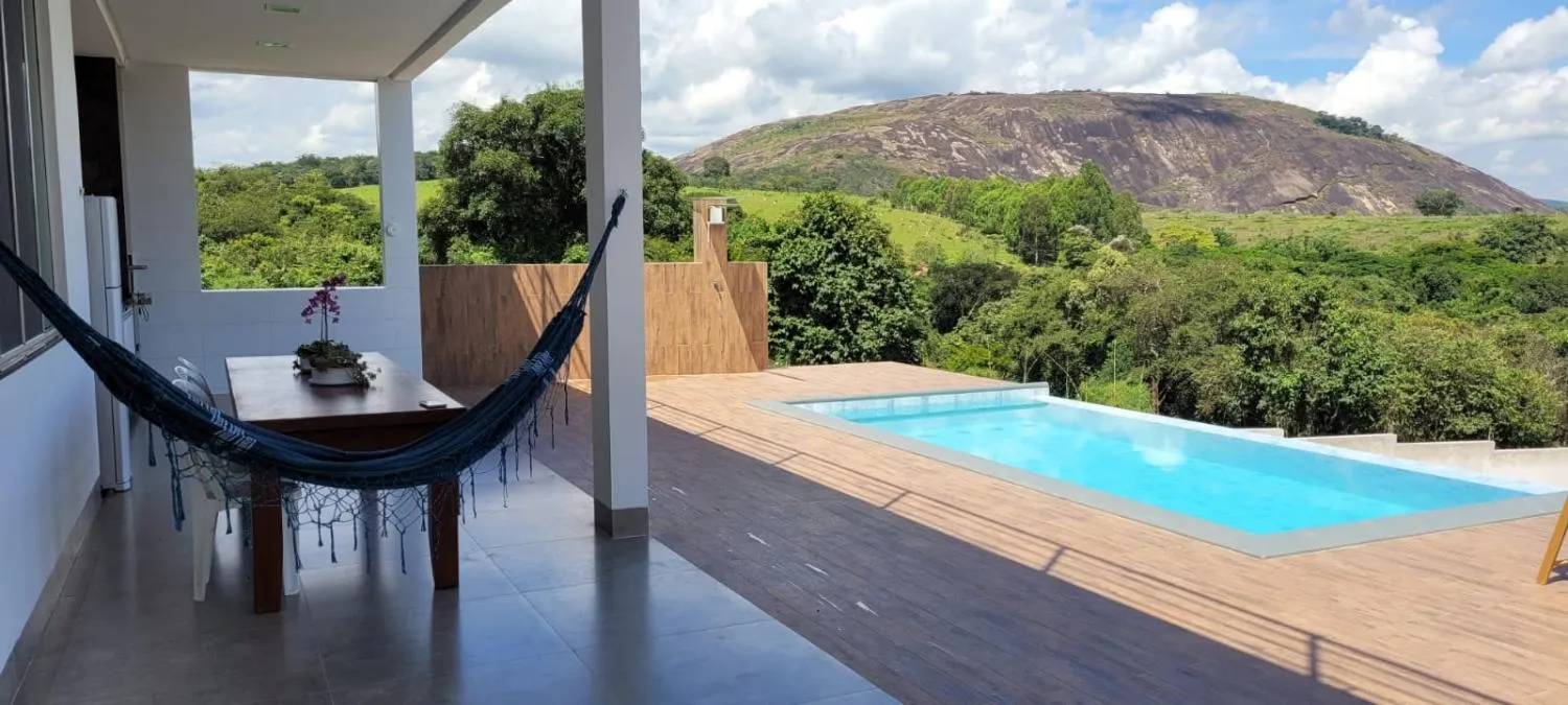 Imagem Vendo chácara de alto padrão em Carmo do Cajuru/MG com 1.300 m² de terreno