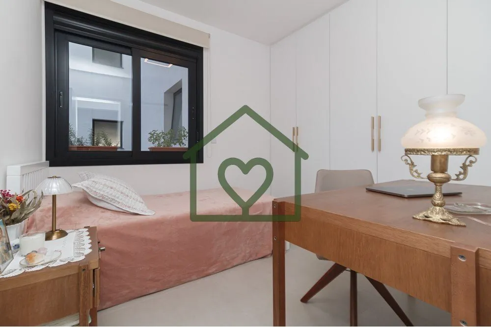 Imagem APARTAMENTO DE 58m² COMPLETAMENTE MOBILIADO! COM 2 DORMITÓRIOS (1 SUÍTE), BANHEIRO SOCIAL, SALA D...