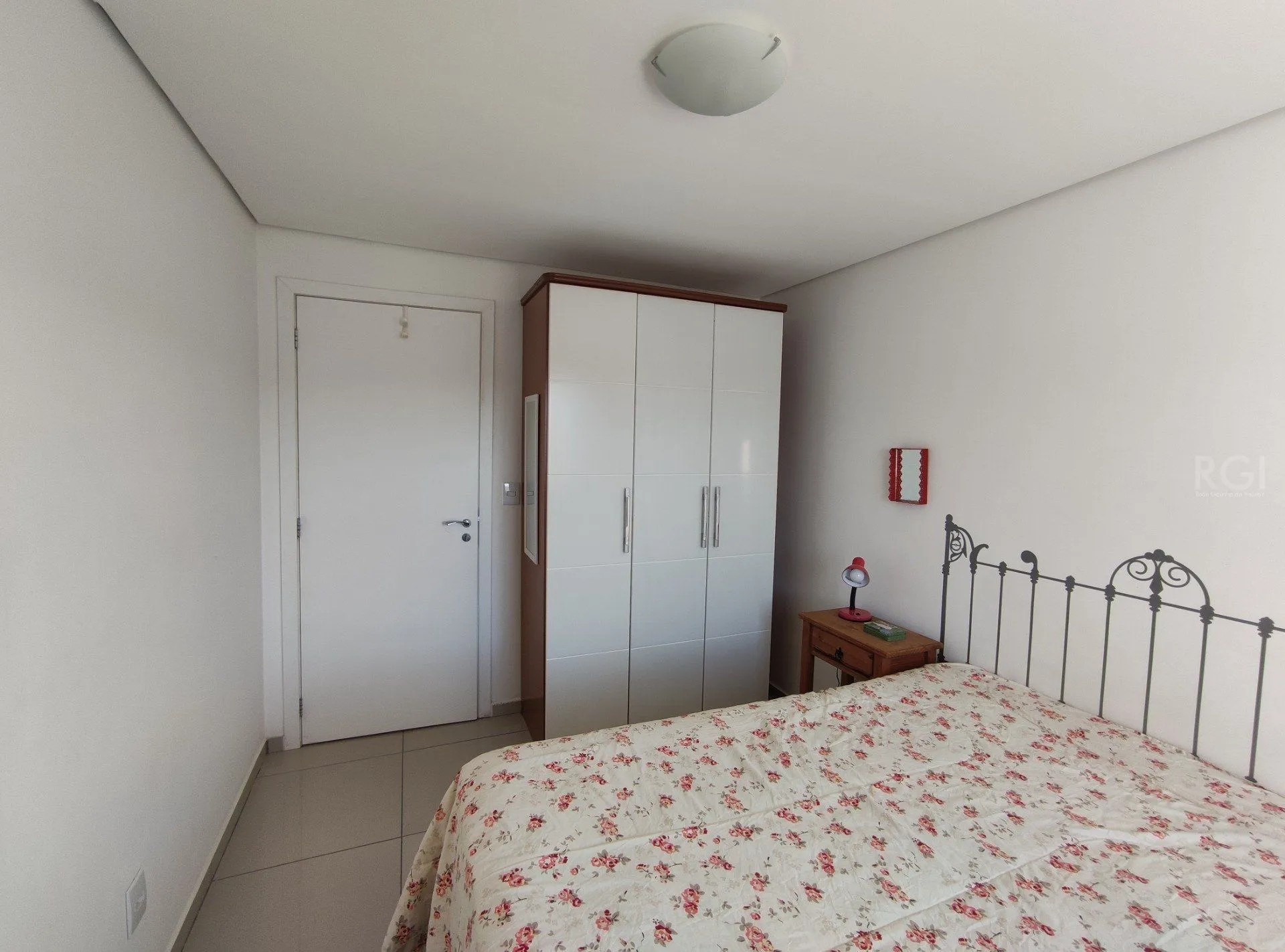 Imagem Apartamento para Venda - 40m², 1 dormitório, 1 vaga - Partenon