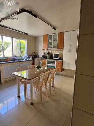 Imagem Casa de luxo em condomínio no Recreio dos Bandeirantes, Rio de Janeiro - 4 quartos, 4 suítes, 4 salas, 6 banheiros, 4 vagas, 400m².