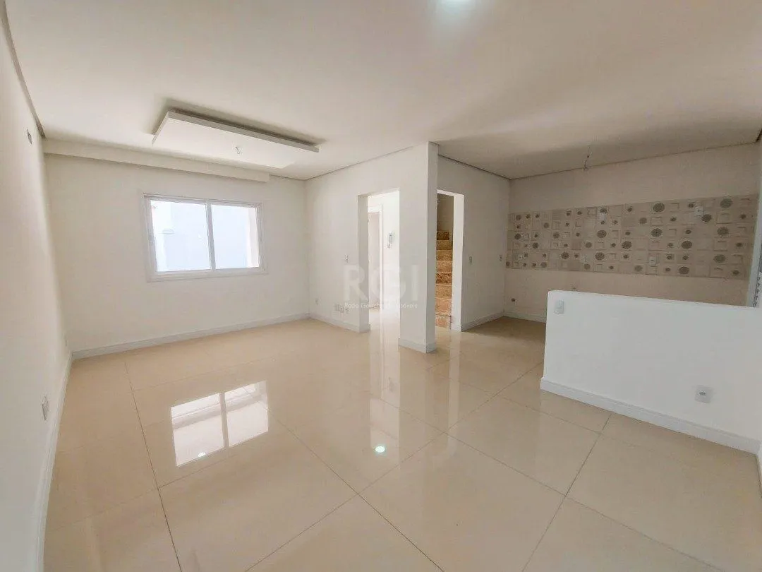 Imagem Casa Condominio para Venda - 128.96m², 4 dormitórios, sendo 2 suites, 2 vagas - Tristeza