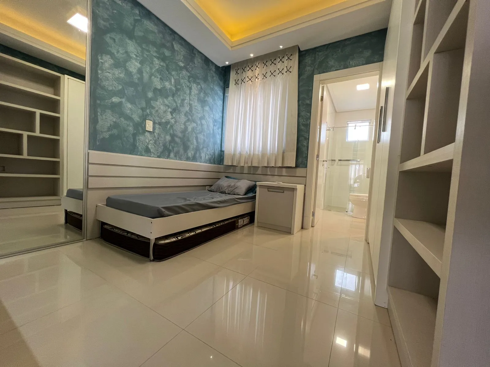 Imagem Apartamento com vista para o mar à venda com 178m2 por R$ 2.880.000,00
