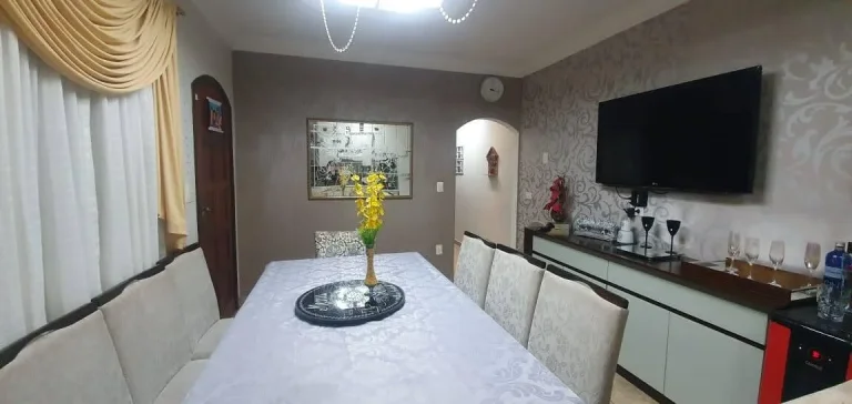 Imagem Sobrado Maravilhoso com 190 m² 3 Dormitorios sendo 1 Suite Estuda Permuta