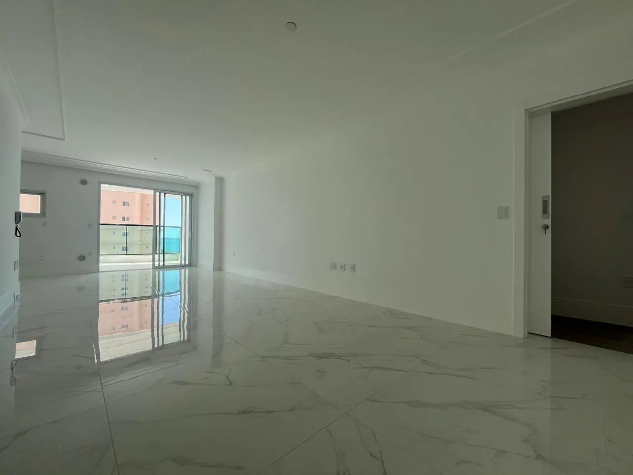 Imagem Apartamento com vista para o mar à venda com 161m2 por R$ 2.400.000,00