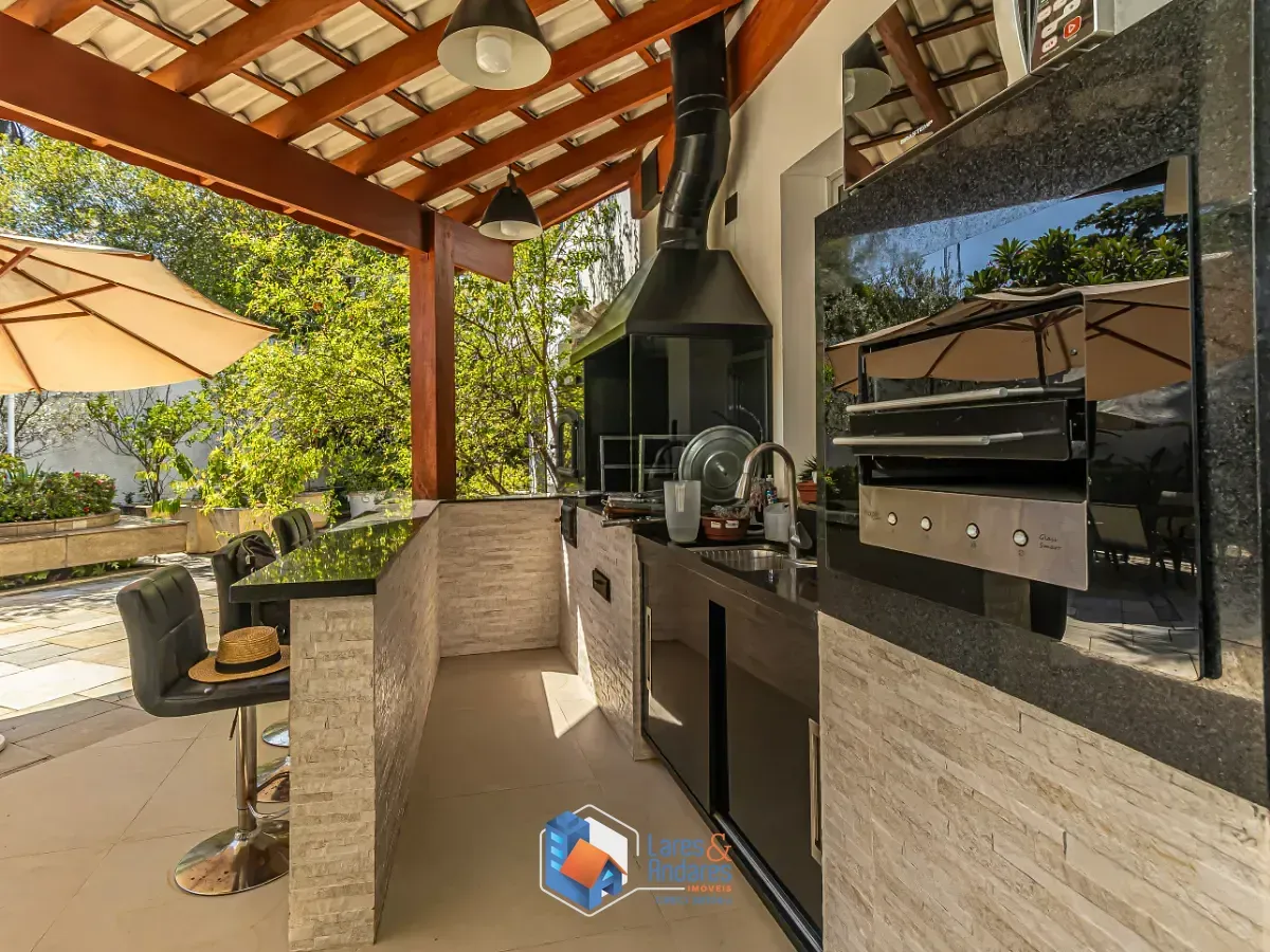 Imagem Casa para venda em Pinheiros com 5 quartos, sendo 5 suítes, 735m²