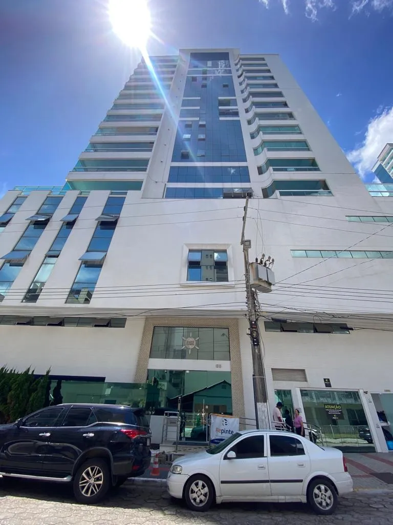 Foto do imóvel Apartamento com vista para o mar à venda com 190m2 por R$ 3.690.000,00