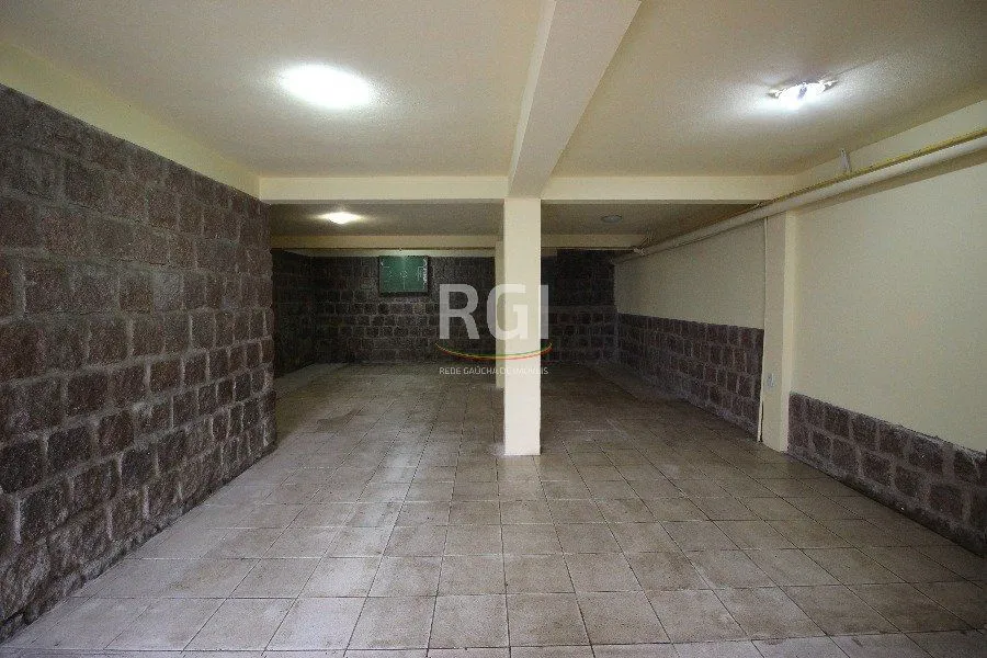 Imagem Casa para Venda - 280m², 3 dormitórios, 2 vagas - Petrópolis