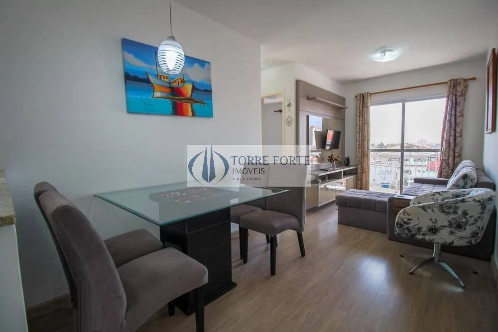 Imagem Apartamento com 2 dormitorios , varanda e 1 vaga em Itaquera .