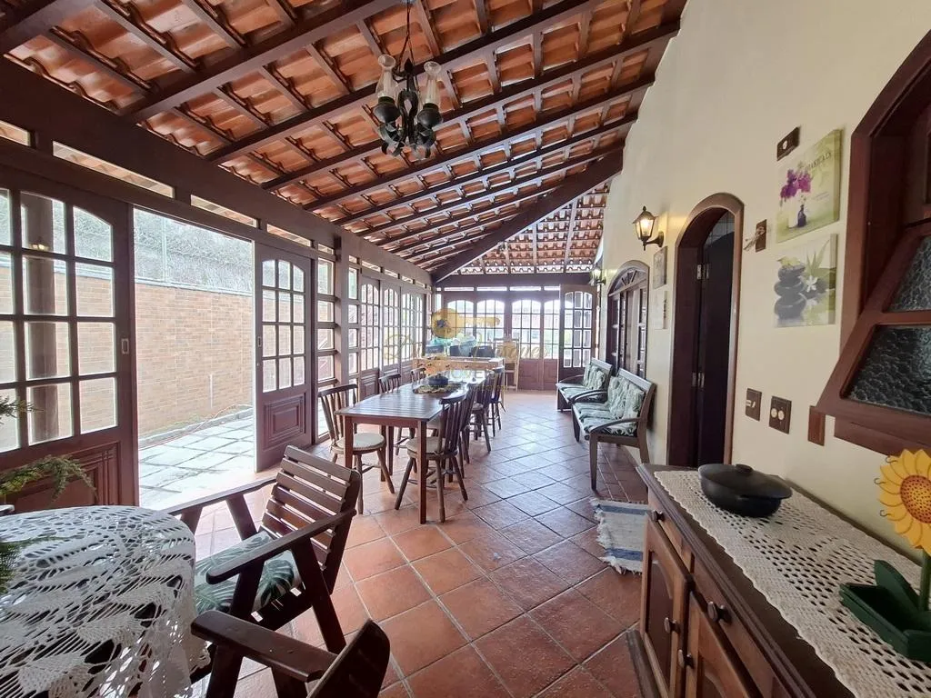 Imagem Casa em Condomínio para Venda em Teresópolis / RJ no bairro Green Valley