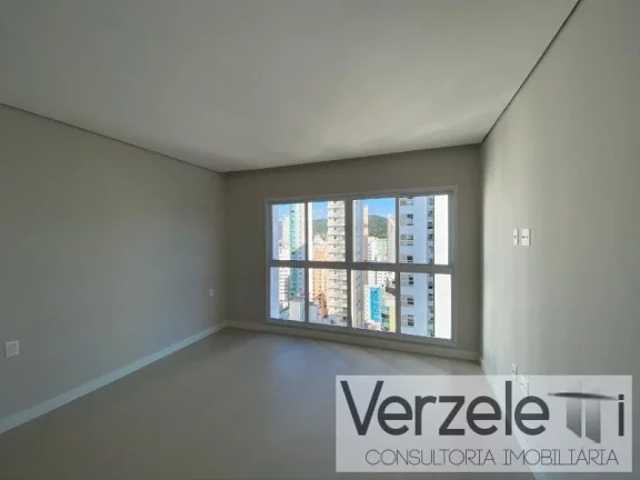 Imagem Apartamento 4 ou + dormitórios para Venda em Balneário Camboriú / SC no bairro Pioneiros